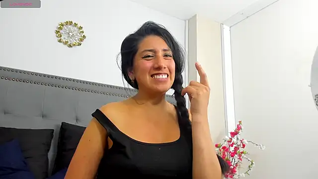 MihaCarther webcam