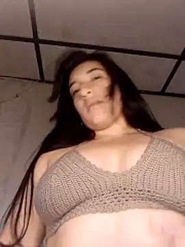 kira-stormm webcam