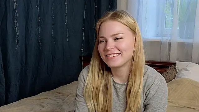 LavonaMadlem webcam
