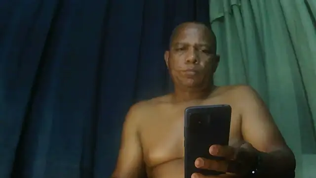 bigblackcock75 webcam