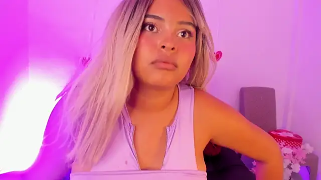 NaomiVelour webcam