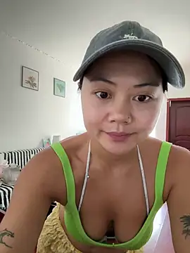 ruanruan05 (F young) - 脱上衣 5 分钟 boobs
