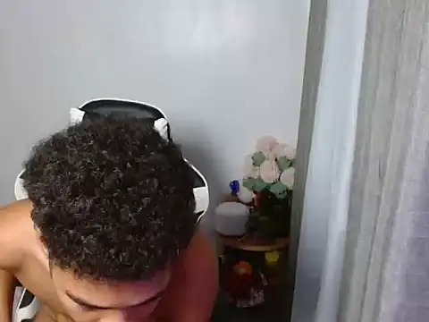 curlyasian_njxx