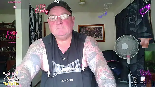 KINKYBLUEYES69 webcam