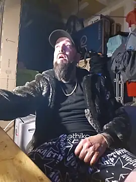 Beardedtattood webcam