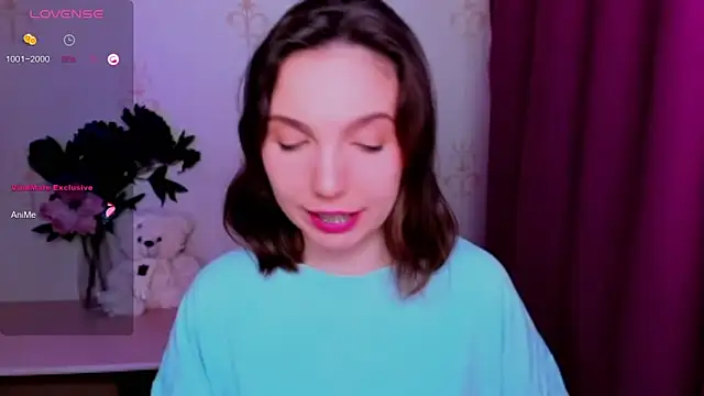 KindHazelHere_ webcam
