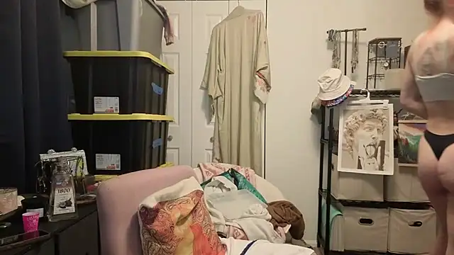ThornsandHoney webcam
