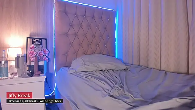 Maddyluxe webcam