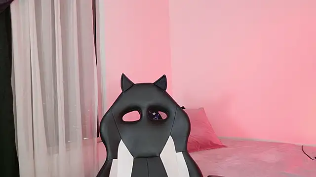 annie_mora webcam