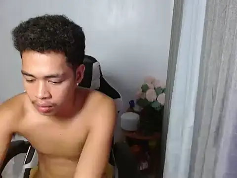 curlyasian_njxx webcam