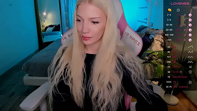 AnyaTaylor_