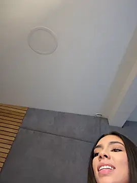 EllaSanz_ webcam