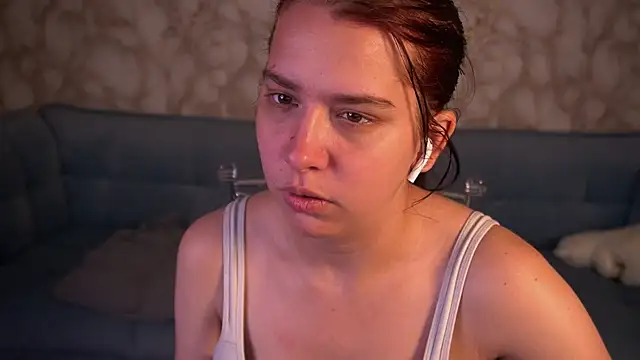 LiviaShy webcam