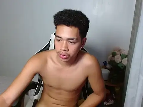 curlyasian_njxx webcam