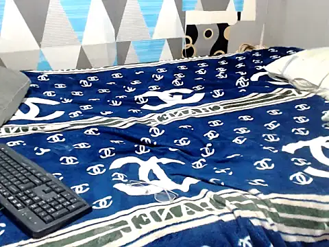 Trish_CurveCock webcam