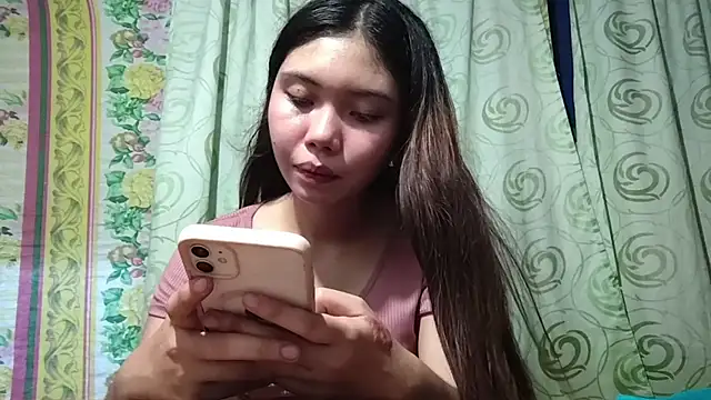 regenakhanponaphan (F young) - Lower my shorts and spank my little ass