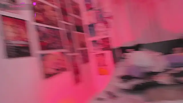 MissCurvyTop webcam