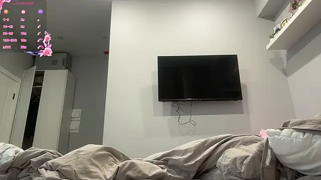 selena_favn webcam