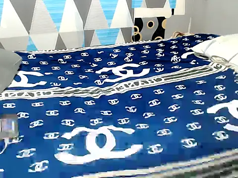 Trish_CurveCock webcam