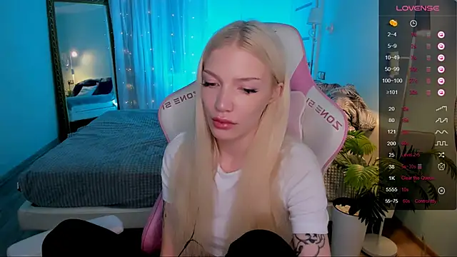 AnyaTaylor_ webcam