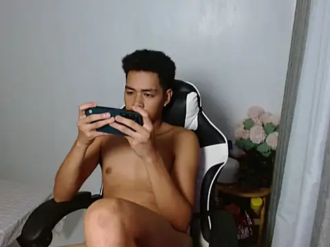 curlyasian_njxx webcam