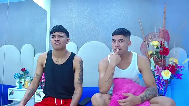 sexy_boys_play webcam
