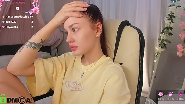 Aria_Mila webcam