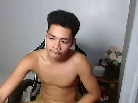 curlyasian_njxx webcam