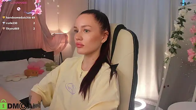 aria_mila - Aria_Mila's free webcam - UK Sex Cams