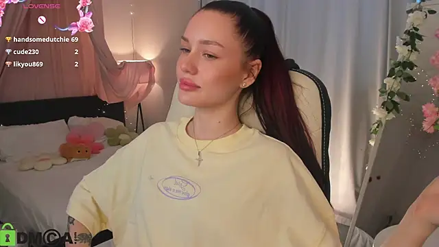Aria_Mila webcam