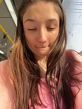 hiding-mila webcam
