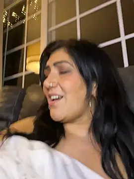 LittleMissEeve webcam
