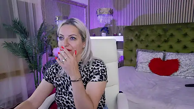 LadyTouch webcam
