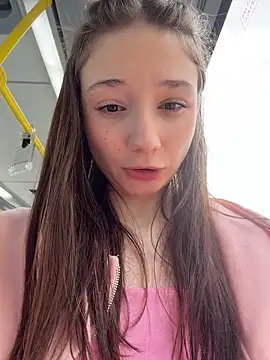 hiding-mila webcam