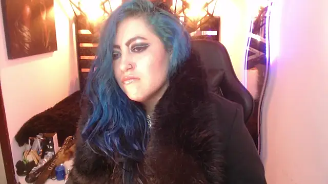 scarleth_blue
