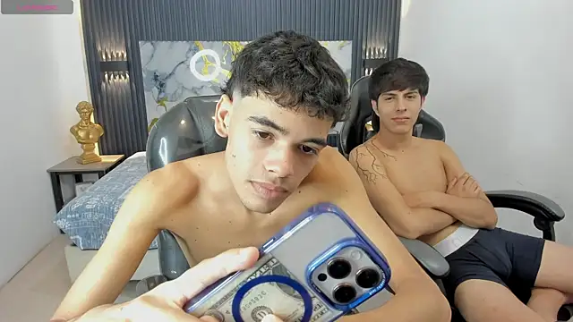 Racebella - Male webcam sex chat