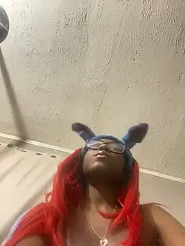 HennessyBaby21 webcam