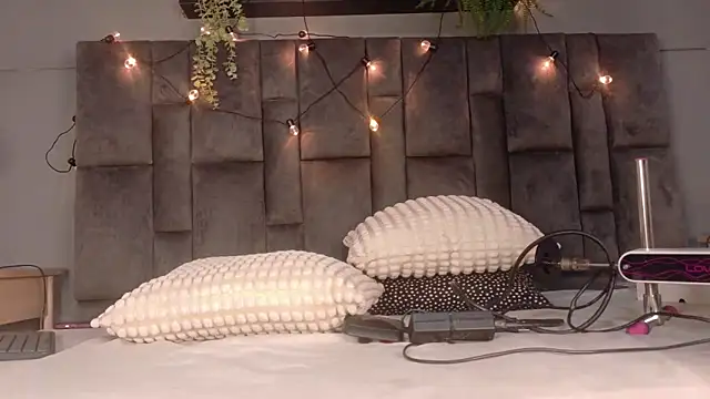 Meganlove__ webcam
