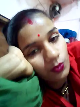 Raveena0990 webcam