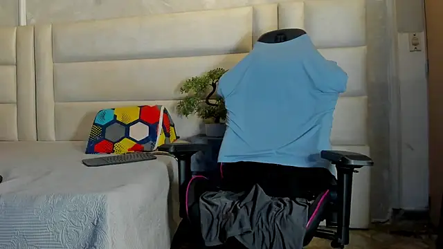 Dark_lennox webcam