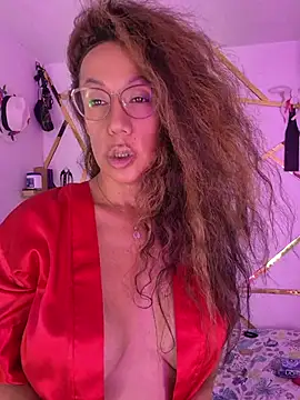 YOURSDEBORA webcam