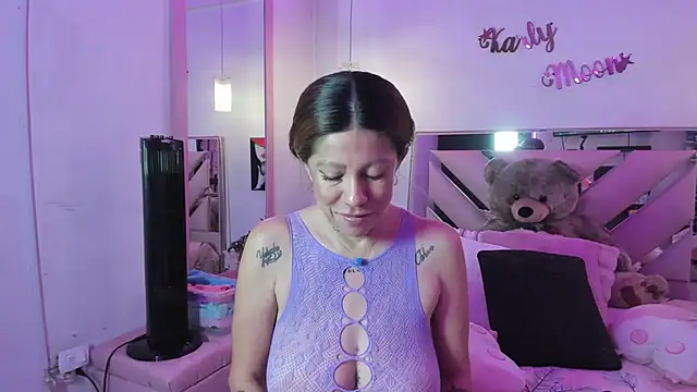 Karly_moon webcam