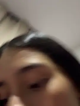 Isaa-queen webcam