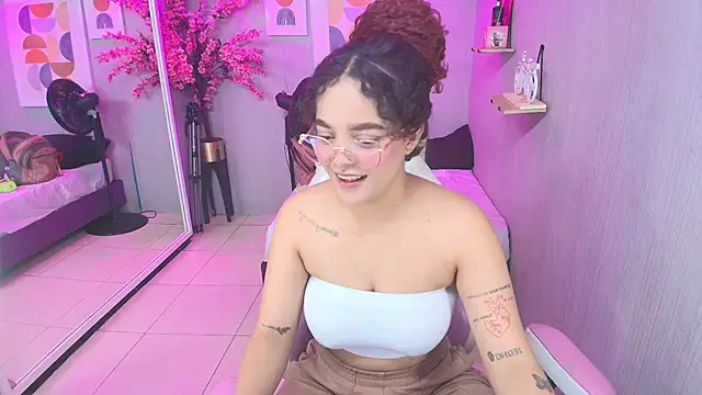 Maggy_t18 webcam