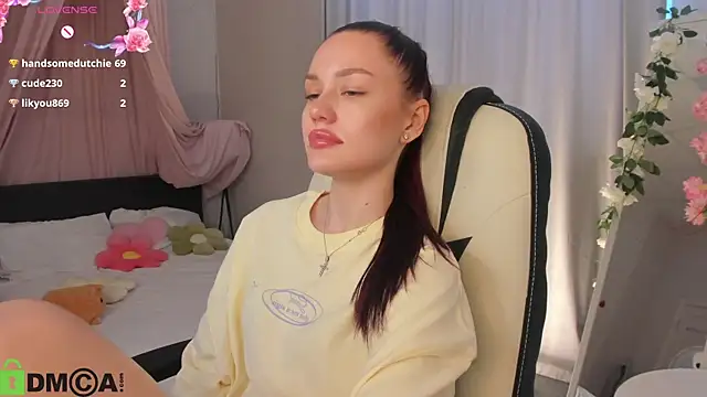 Aria_Mila webcam