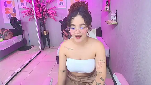 Maggy_t18 webcam