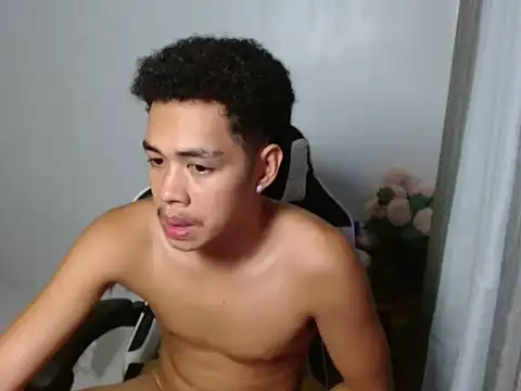 curlyasian_njxx webcam