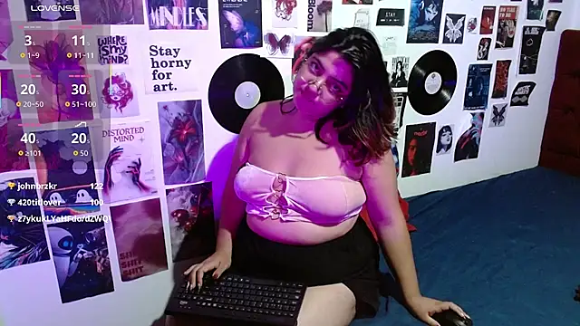 Roxy_f_w webcam