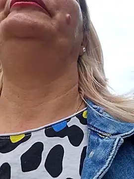 LadyTouch webcam