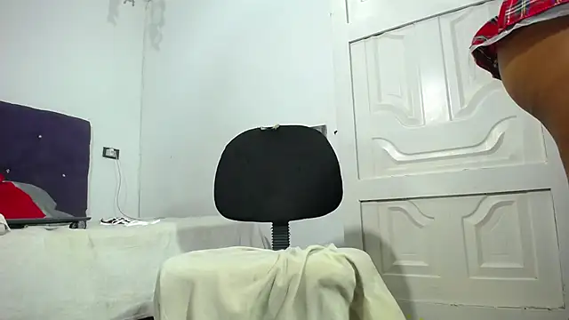 Squirter_pussybomb webcam